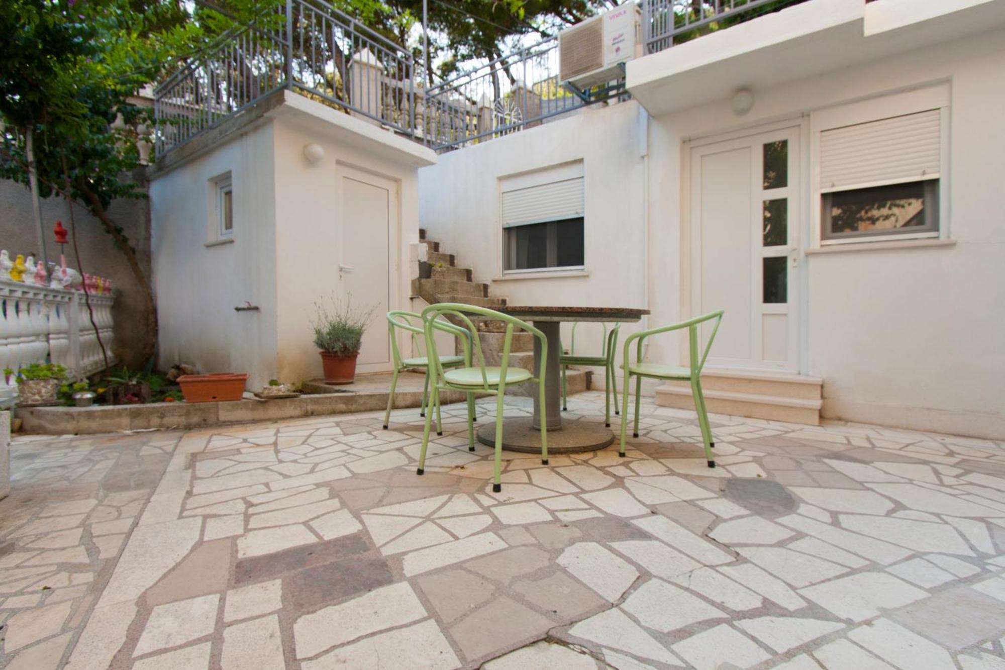 Apartment Mikulic Duće Rum bild